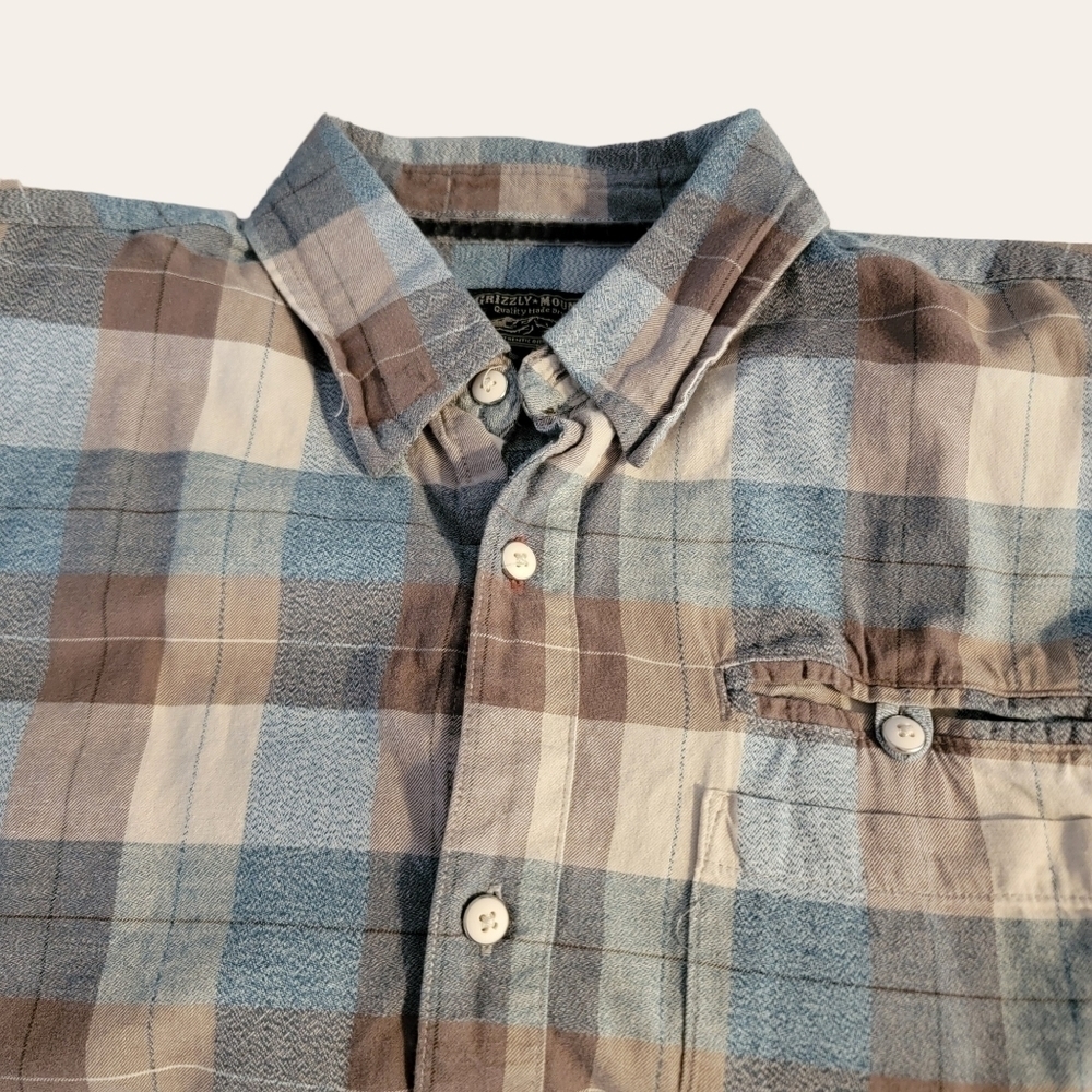Grizzly Mountain Shirt Mens XL Blue Plaid short Sleeve T28